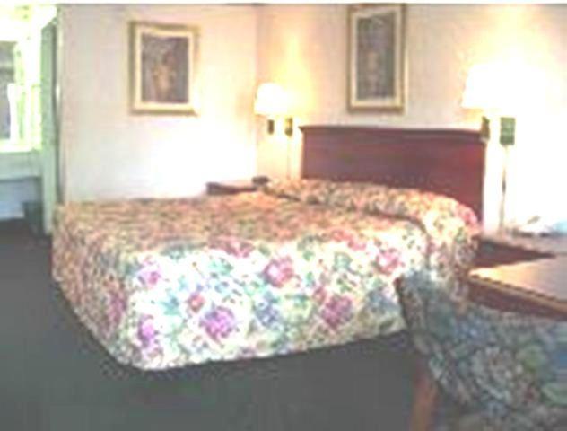 America'S Best Inn & Suites - Decatur Room photo